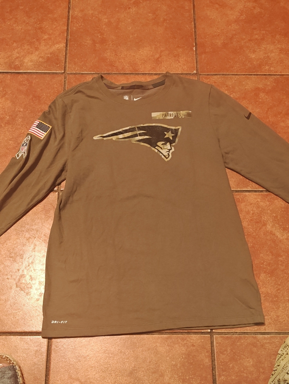 Nike Kids New England Patriots Long Sleeve Shirt - Olive